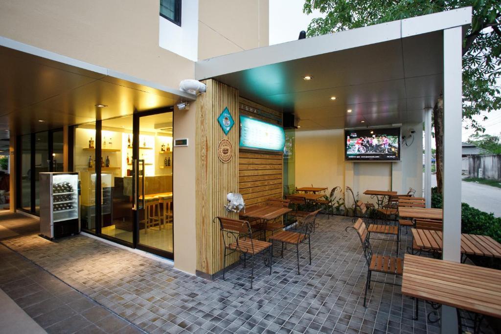Alisha Court Hotel & Residence バンコク都 エクステリア 写真