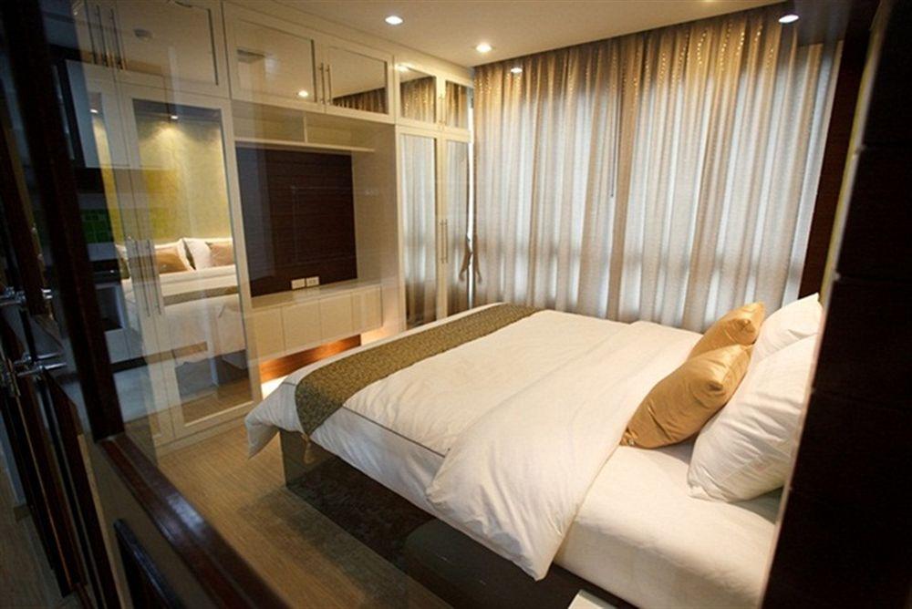Alisha Court Hotel & Residence バンコク都 エクステリア 写真